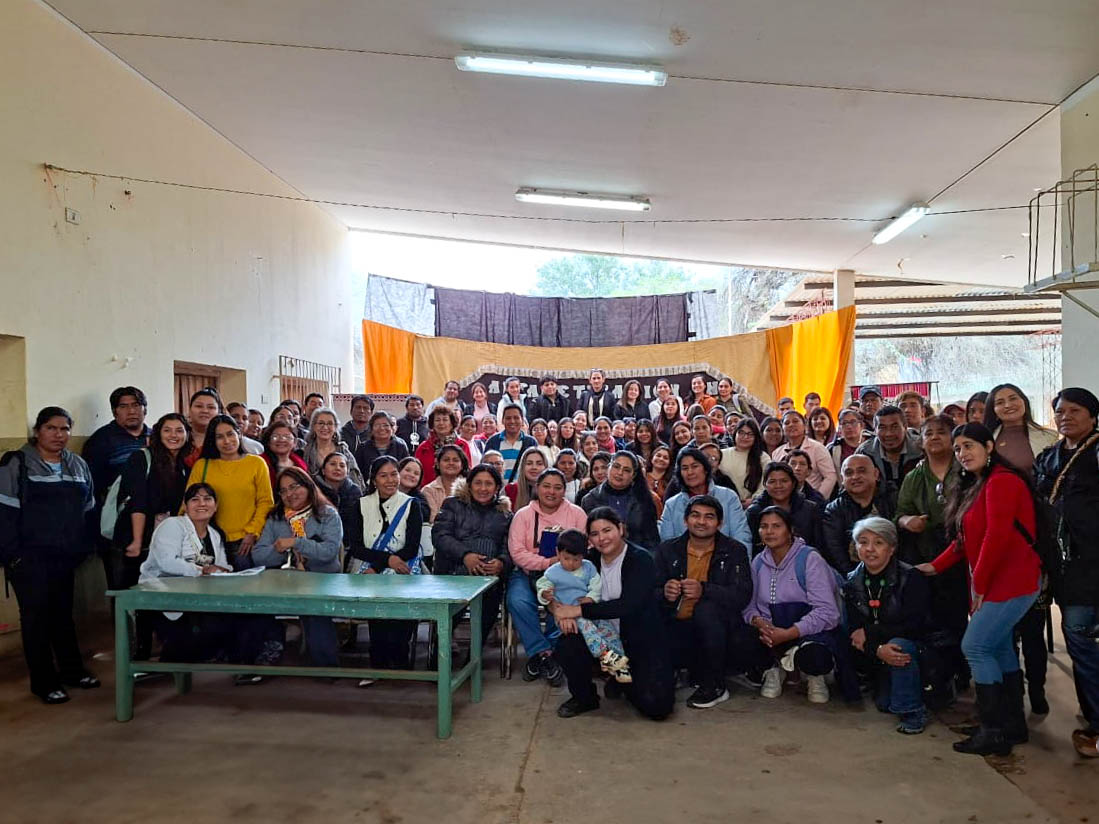 SE ENTREGARON 2500 LIBROS EN LENGUA WICHÍ EN ESCUELAS DEL MUNICIPIO DE SANTA VICTORIA ESTE