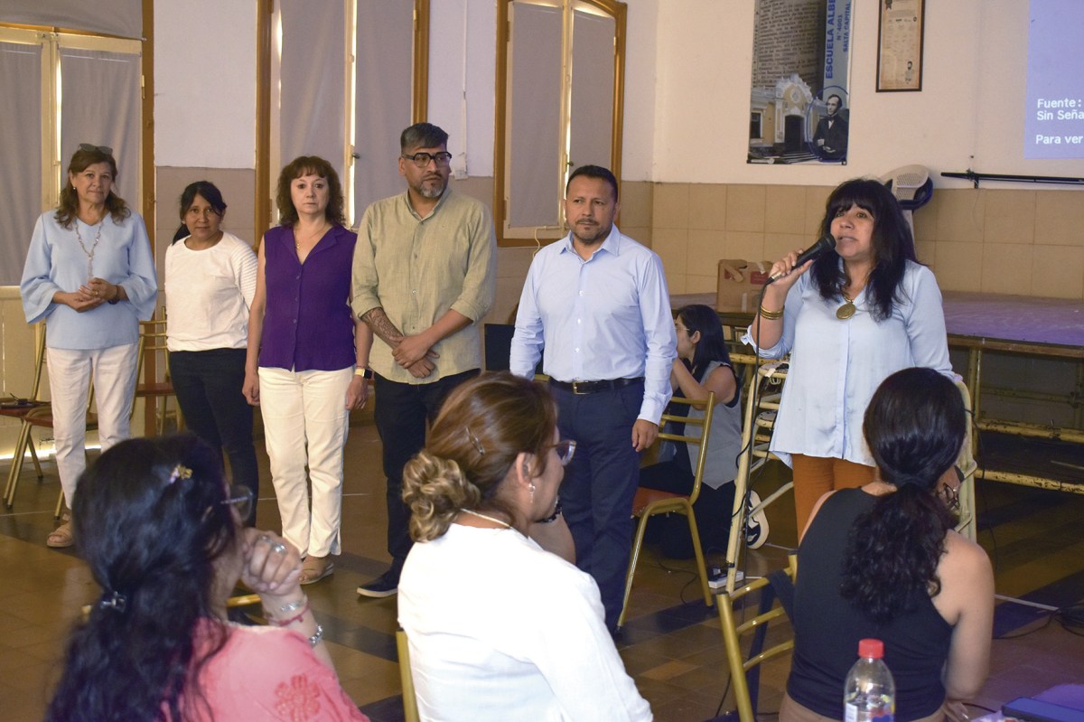 SE LLEVÓ A CABO UN ENCUENTRO DE ALFABETIZACIÓN CON SUPERVISORES DE&nbsp;PRIMARIA